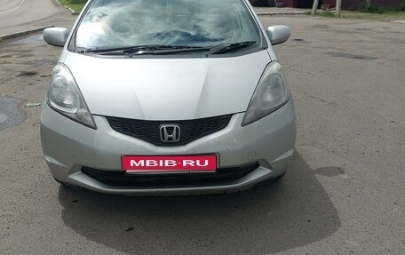 Honda Fit III, 2009 год, 730 000 рублей, 3 фотография