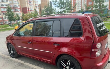 Volkswagen Touran III, 2008 год, 1 050 000 рублей, 2 фотография