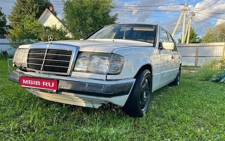 Mercedes-Benz E-Класс, 1992 год, 400 000 рублей, 1 фотография