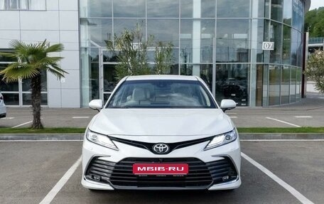 Toyota Camry, 2021 год, 4 300 000 рублей, 1 фотография