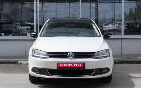 Volkswagen Jetta VI, 2013 год, 1 099 000 рублей, 3 фотография