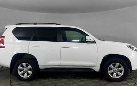 Toyota Land Cruiser Prado 150 рестайлинг 2, 2014 год, 3 300 000 рублей, 4 фотография