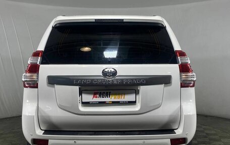 Toyota Land Cruiser Prado 150 рестайлинг 2, 2014 год, 3 300 000 рублей, 6 фотография