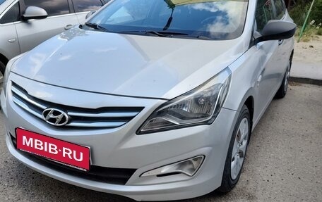 Hyundai Solaris II рестайлинг, 2015 год, 1 300 000 рублей, 1 фотография