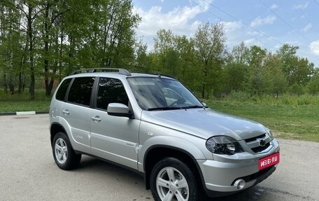 Chevrolet Niva I рестайлинг, 2017 год, 920 000 рублей, 1 фотография