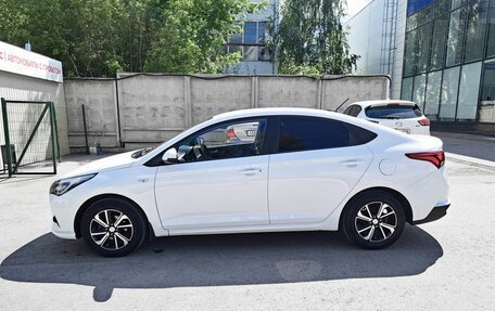 Hyundai Solaris II рестайлинг, 2021 год, 1 957 000 рублей, 8 фотография