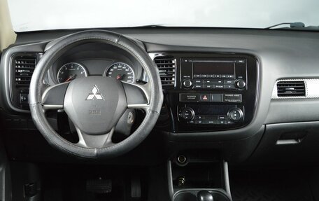 Mitsubishi Outlander III рестайлинг 3, 2014 год, 1 449 999 рублей, 7 фотография