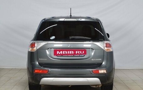 Mitsubishi Outlander III рестайлинг 3, 2014 год, 1 449 999 рублей, 4 фотография