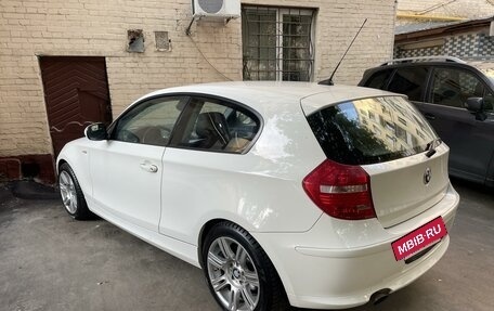 BMW 1 серия, 2011 год, 955 000 рублей, 2 фотография