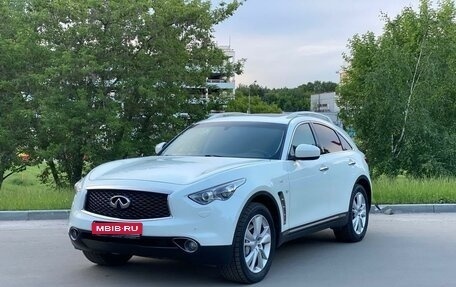 Infiniti QX70, 2017 год, 2 349 000 рублей, 1 фотография