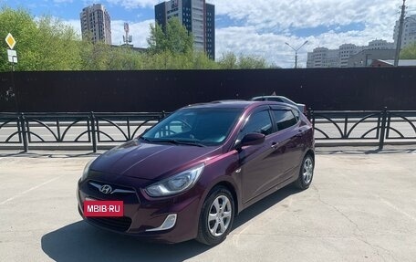 Hyundai Solaris II рестайлинг, 2012 год, 895 000 рублей, 2 фотография