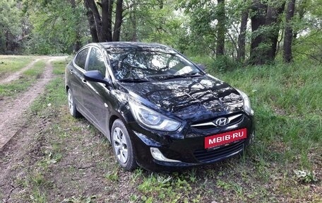 Hyundai Solaris II рестайлинг, 2012 год, 899 000 рублей, 2 фотография