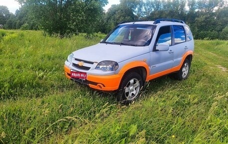 Chevrolet Niva I рестайлинг, 2010 год, 380 000 рублей, 1 фотография