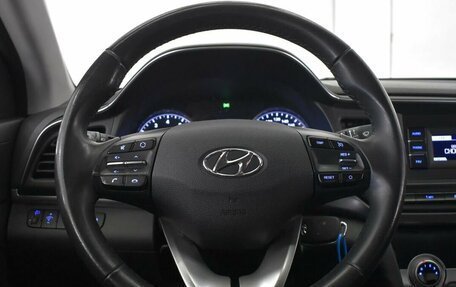 Hyundai Elantra VI рестайлинг, 2019 год, 1 400 000 рублей, 9 фотография