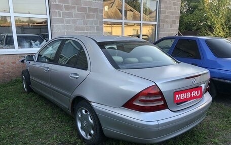 Mercedes-Benz C-Класс, 2001 год, 260 000 рублей, 2 фотография