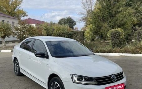 Volkswagen Jetta VI, 2017 год, 1 900 000 рублей, 3 фотография