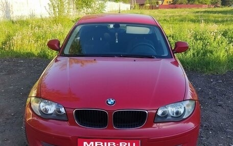 BMW 1 серия, 2011 год, 1 050 000 рублей, 2 фотография