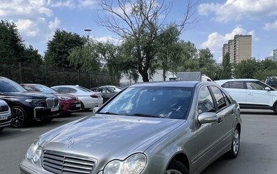 Mercedes-Benz C-Класс, 2005 год, 740 000 рублей, 1 фотография