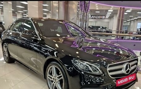Mercedes-Benz E-Класс, 2019 год, 3 850 000 рублей, 2 фотография