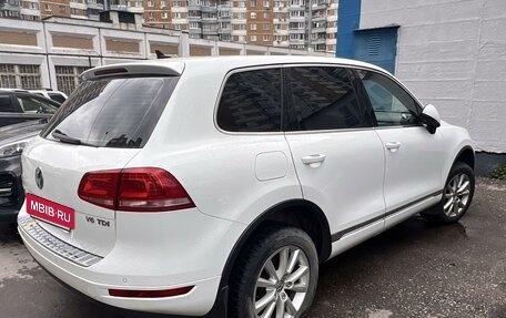 Volkswagen Touareg III, 2012 год, 2 050 000 рублей, 3 фотография