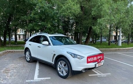 Infiniti QX70, 2017 год, 2 349 000 рублей, 5 фотография