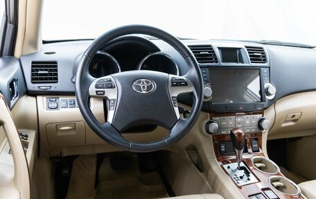 Toyota Highlander III, 2012 год, 2 557 000 рублей, 16 фотография