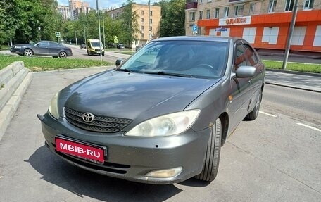Toyota Camry V40, 2003 год, 660 000 рублей, 1 фотография