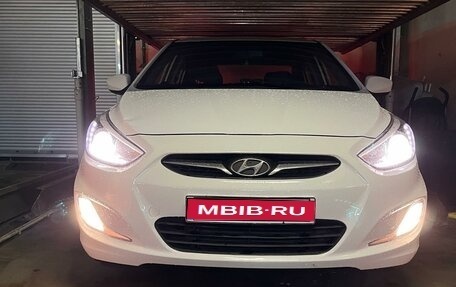 Hyundai Solaris II рестайлинг, 2013 год, 999 000 рублей, 1 фотография