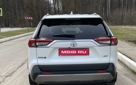 Toyota RAV4, 2020 год, 3 750 000 рублей, 3 фотография