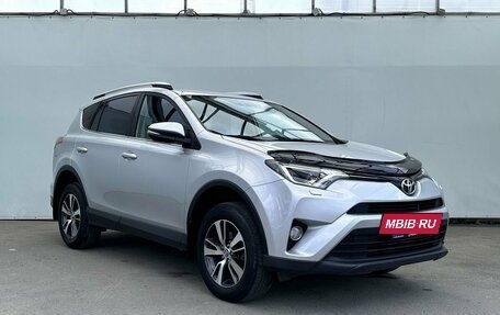 Toyota RAV4, 2018 год, 2 550 000 рублей, 2 фотография