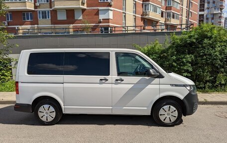 Volkswagen Caravelle T6 рестайлинг, 2020 год, 3 900 000 рублей, 8 фотография