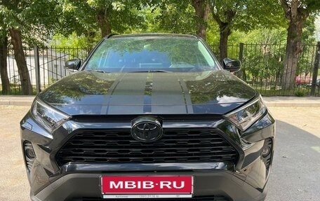 Toyota RAV4, 2021 год, 4 300 000 рублей, 3 фотография