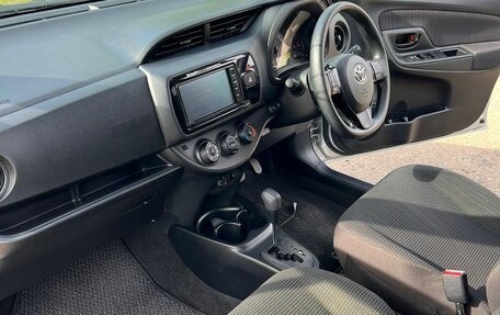 Toyota Vitz, 2019 год, 1 055 000 рублей, 6 фотография