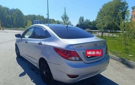 Hyundai Solaris II рестайлинг, 2011 год, 650 000 рублей, 4 фотография
