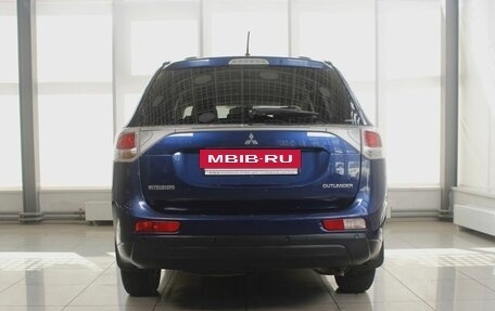 Mitsubishi Outlander III рестайлинг 3, 2013 год, 1 374 999 рублей, 5 фотография