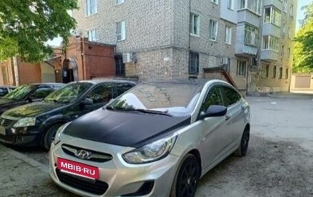 Hyundai Solaris II рестайлинг, 2011 год, 650 000 рублей, 2 фотография