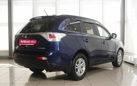 Mitsubishi Outlander III рестайлинг 3, 2013 год, 1 374 999 рублей, 4 фотография