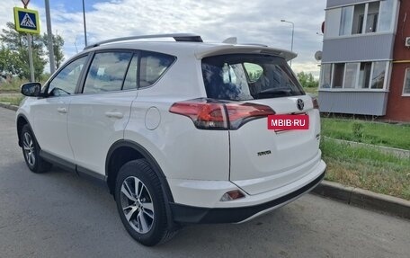 Toyota RAV4, 2019 год, 3 000 000 рублей, 5 фотография