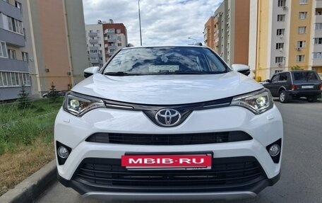 Toyota RAV4, 2019 год, 3 000 000 рублей, 8 фотография