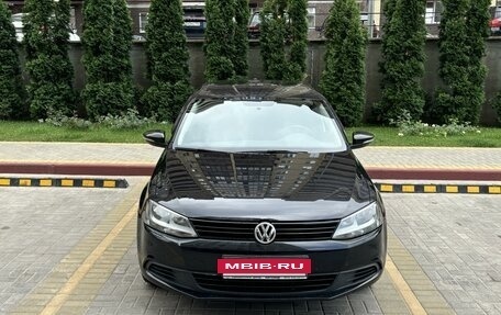 Volkswagen Jetta VI, 2013 год, 1 199 000 рублей, 2 фотография