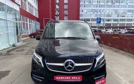 Mercedes-Benz V-Класс, 2019 год, 6 820 000 рублей, 2 фотография