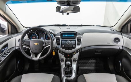 Chevrolet Cruze II, 2012 год, 952 000 рублей, 13 фотография