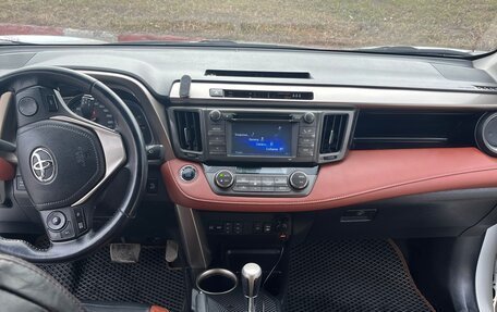 Toyota RAV4, 2014 год, 2 630 000 рублей, 3 фотография