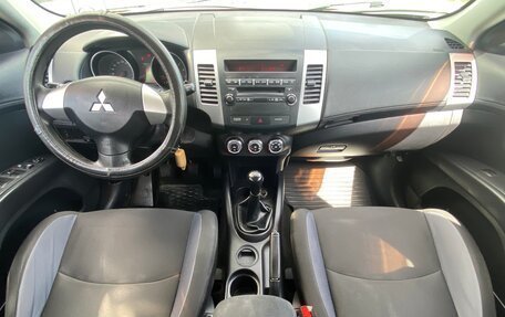 Mitsubishi Outlander III рестайлинг 3, 2010 год, 1 249 000 рублей, 4 фотография