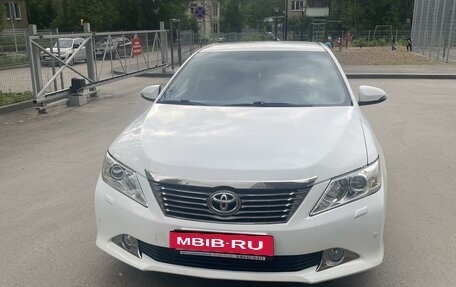 Toyota Camry, 2012 год, 1 980 000 рублей, 2 фотография