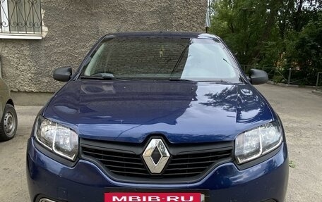 Renault Logan II, 2017 год, 850 000 рублей, 3 фотография
