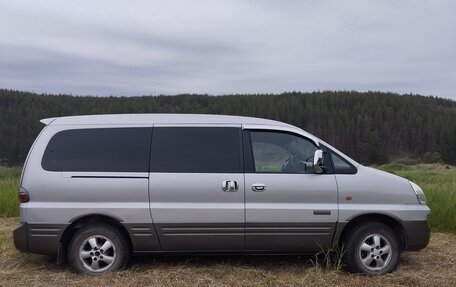 Hyundai H-1 II рестайлинг, 2007 год, 1 490 000 рублей, 3 фотография