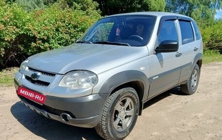 Chevrolet Niva I рестайлинг, 2012 год, 505 000 рублей, 2 фотография