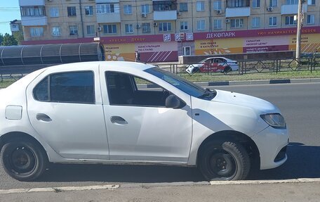 Renault Logan II, 2017 год, 310 000 рублей, 2 фотография