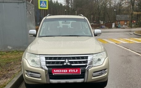 Mitsubishi Pajero IV, 2017 год, 3 050 000 рублей, 2 фотография